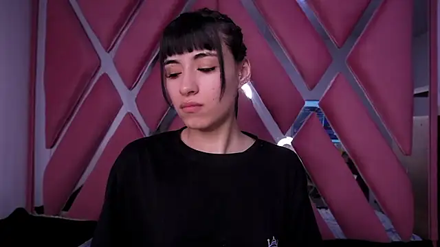 Alynn Bri  online show from 04/10/26, 12:16