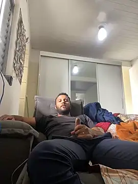 Snapshot of RodrigoBarbudoMT chatting on 11/04/25, 05:12 RodrigoBarbudoMT online show from 11/04/25, 05:12