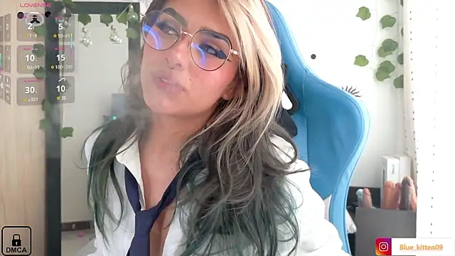 Snapshot of blue_kitten chatting on 02/28/26, 10:11 blue kitten online show from 02/28/26, 10:11