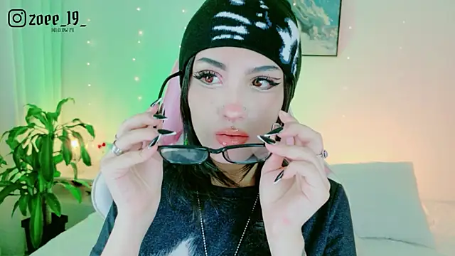 cuteezoe online show from 05/01/26, 04:06