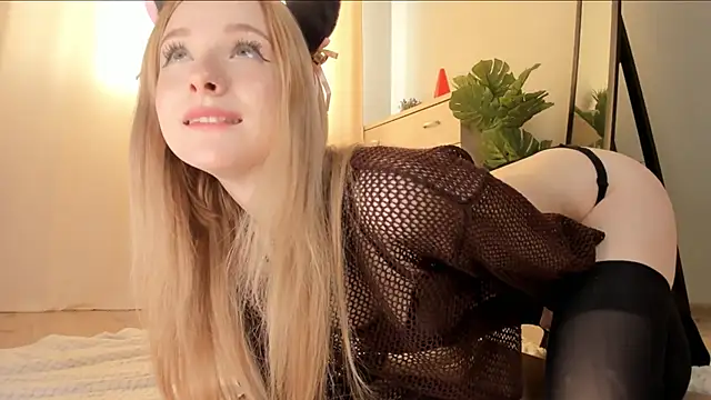 Nana Wilson online show from 09/14/25, 04:22