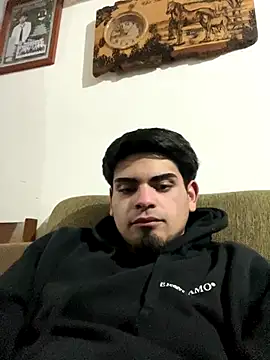 Snapshot of Elmane019 chatting on 10/20/25, 04:13 Elmane019 online show from 10/20/25, 04:13