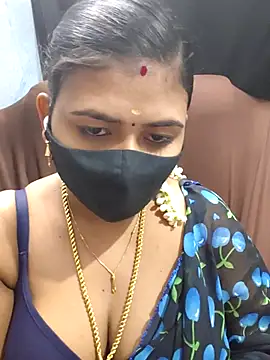 Snapshot of Tamil_Lotus chatting on 12/15/25, 06:12 Tamil Lotus online show from 12/15/25, 06:12