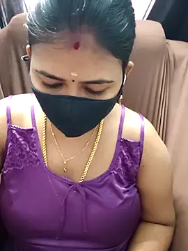 Snapshot of Tamil_Lotus chatting on 12/23/25, 05:27 Tamil Lotus online show from 12/23/25, 05:27