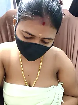 Snapshot of Tamil_Lotus chatting on 01/08/26, 04:48 Tamil Lotus online show from 01/08/26, 04:48