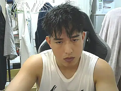 Snapshot of hunterXhan chatting on 09/22/25, 01:13 hunterXhan online show from 09/22/25, 01:13