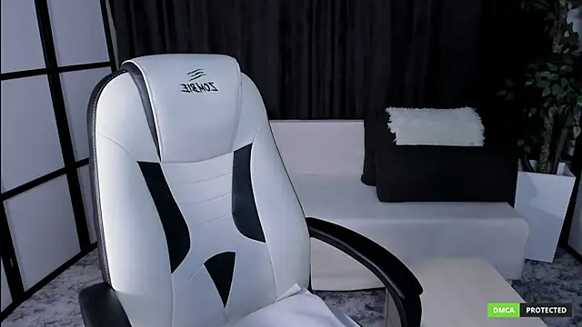 Snapshot of LikaFoxie chatting on 12/03/25, 03:25 LikaFoxie online show from 12/03/25, 03:25