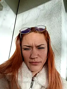 Snapshot of SlimBellaa chatting on 10/30/25, 01:45 SlimBellaa online show from 10/30/25, 01:45