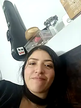 Snapshot of Noapino chatting on 10/29/25, 12:46 Noapino online show from 10/29/25, 12:46