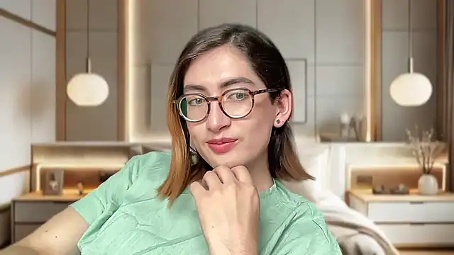 Snapshot of rousseblossom chatting on 01/11/26, 06:35 rousseblossom online show from 01/11/26, 06:35