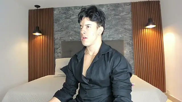 Snapshot of MaxCooper1 chatting on 10/13/25, 08:09 MaxCooper1 online show from 10/13/25, 08:09
