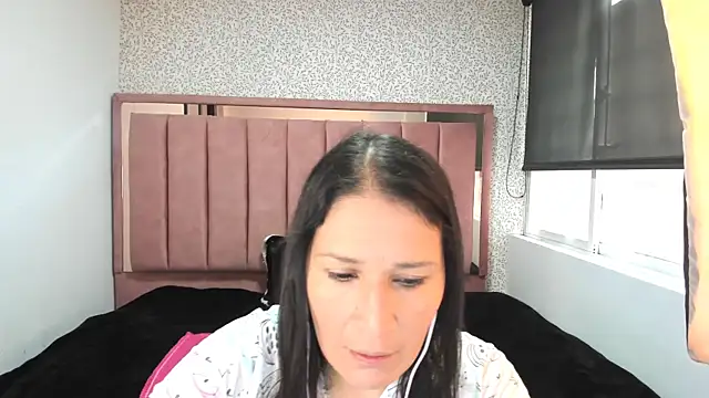 Snapshot of Barbara_fox__ chatting on 06/22/26, 11:51 Barbara fox online show from 06/22/26, 11:51