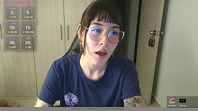 Snapshot of Yulienneg chatting on 12/05/25, 01:58 Yulienneg online show from 12/05/25, 01:58