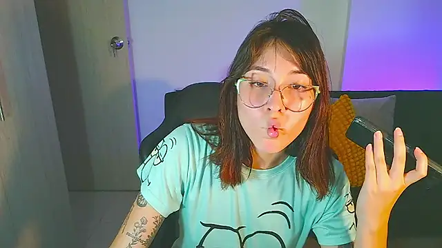 Snapshot of Yulienneg chatting on 02/13/26, 01:45 Yulienneg online show from 02/13/26, 01:45