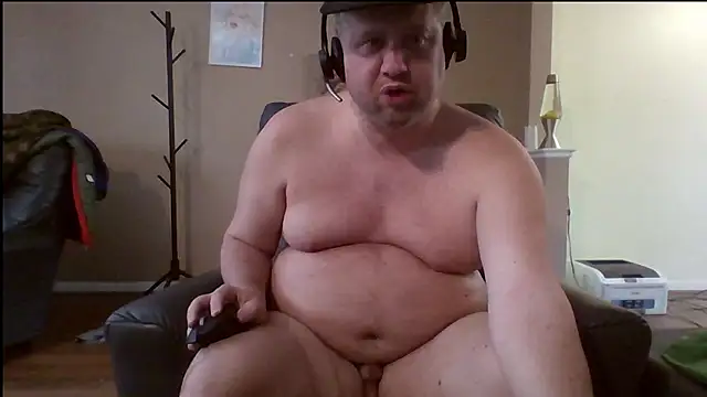 Snapshot of Single_White_Male chatting on 05/03/26, 08:59 Single White Male online show from 05/03/26, 08:59