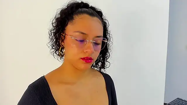 Snapshot of Angellit_Afrodita_ chatting on 10/27/25, 11:36 Angellit Afrodita online show from 10/27/25, 11:36