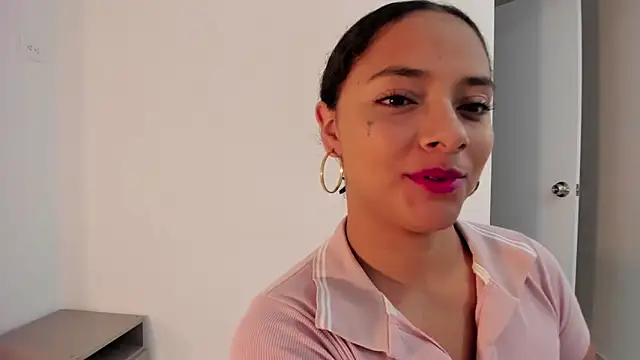 Snapshot of Angellit_Afrodita_ chatting on 12/15/25, 11:25 Angellit Afrodita online show from 12/15/25, 11:25