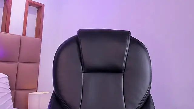 Snapshot of NoaDream chatting on 10/01/25, 02:45 NoaDream online show from 10/01/25, 02:45