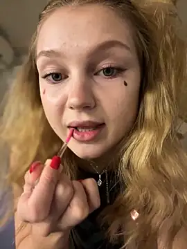 Emaline Fane online show from 10/31/25, 07:04