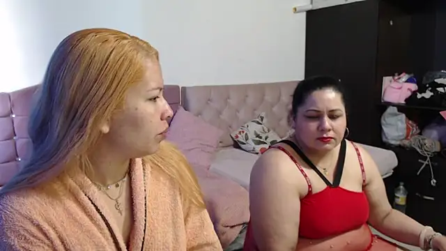 MISTRESSMILF40 online show from 12/17/25, 01:06