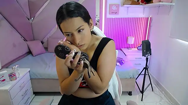 Mia garcia28 online show from 09/29/25, 07:40