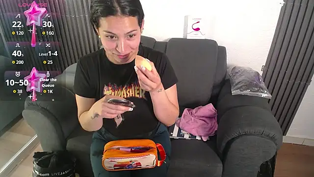 Mia garcia28 online show from 10/08/25, 07:55