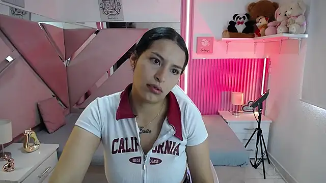 Snapshot of Mia_garcia28 chatting on 06/04/26, 01:39 Mia garcia28 online show from 06/04/26, 01:39