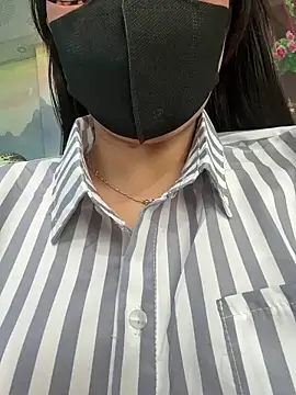 Bonnie-2k online show from 11/17/25, 06:19