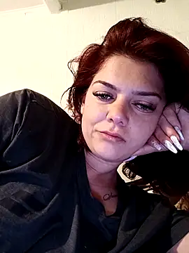 Snapshot of LadyNora chatting on 10/22/25, 06:24 LadyNora online show from 10/22/25, 06:24