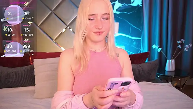 Snapshot of LilElfie chatting on 03/10/26, 08:47 LilElfie online show from 03/10/26, 08:47