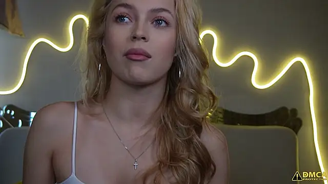 kellypeachcake online show from 10/10/25, 05:28