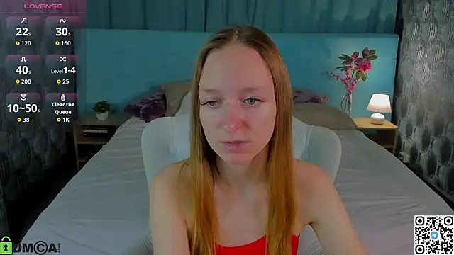 Mia E1fie online show from 10/10/25, 09:08