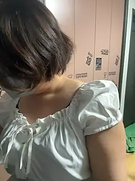 Snapshot of hima-wari0707 chatting on 10/12/25, 01:10 hima-wari0707 online show from 10/12/25, 01:10