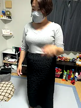 Snapshot of hima-wari0707 chatting on 10/23/25, 01:54 hima-wari0707 online show from 10/23/25, 01:54