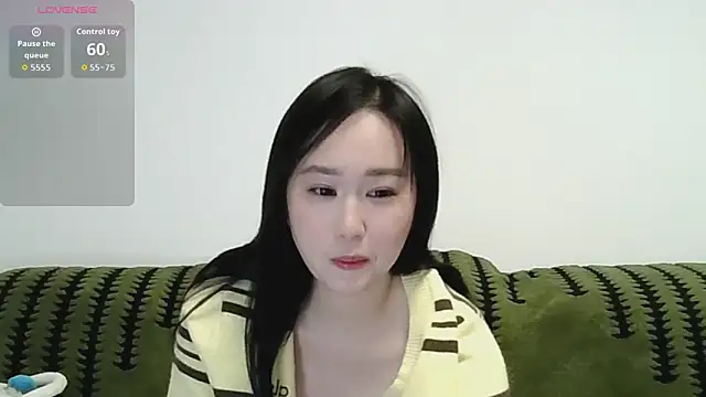 Snapshot of Belinda66 chatting on 10/28/25, 02:09 Belinda66 online show from 10/28/25, 02:09