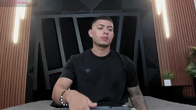 marco garciia  online show from 11/16/25, 02:22