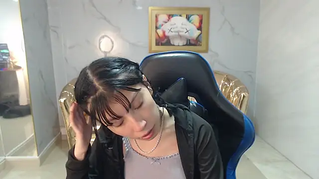 verana s online show from 10/24/25, 08:33