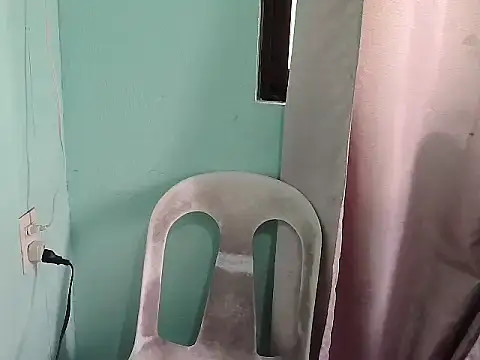 Snapshot of Madylinebigcock69 chatting on 10/23/25, 01:27 Madylinebigcock69 online show from 10/23/25, 01:27