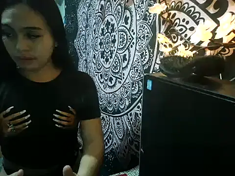 Snapshot of Madylinebigcock69 chatting on 02/13/26, 01:18 Madylinebigcock69 online show from 02/13/26, 01:18