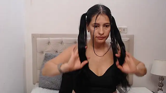 Snapshot of Taliana21 chatting on 06/10/26, 10:52 Taliana21 online show from 06/10/26, 10:52