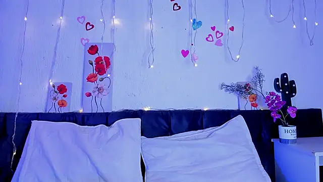 Snapshot of Tommy_Lovee chatting on 11/06/25, 04:02 Tommy Lovee online show from 11/06/25, 04:02