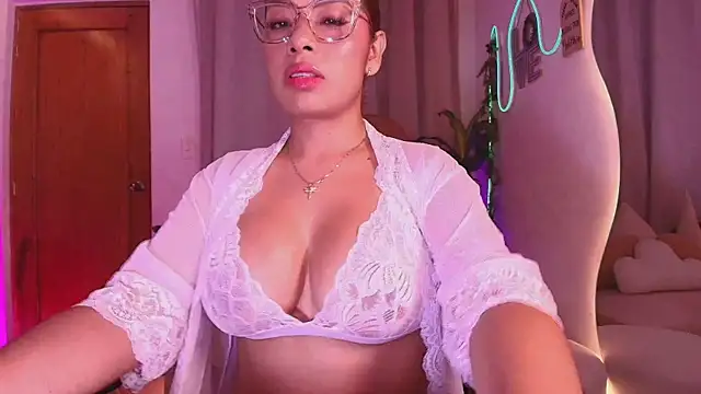 megansan  online show from 05/07/26, 02:22