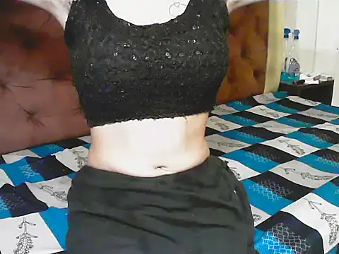 elize   online show from 11/01/25, 02:02