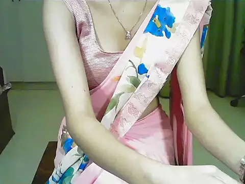 elize   online show from 12/15/25, 03:00