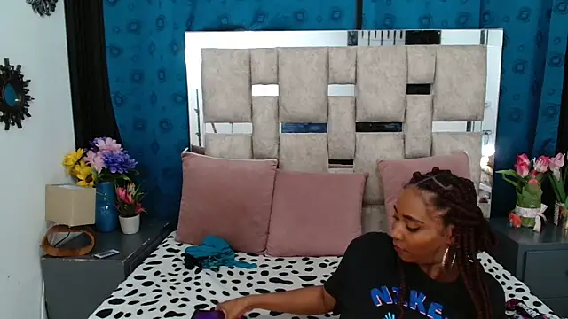 AmbarSmit online show from 09/29/25, 01:11