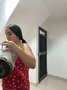 julieta rosee online show from 06/27/26, 06:57