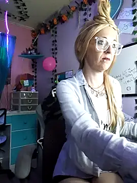 Purple2StayThnxx online show from 11/06/25, 12:28