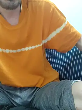 Snapshot of kensan43 chatting on 09/10/25, 10:37 kensan43 online show from 09/10/25, 10:37