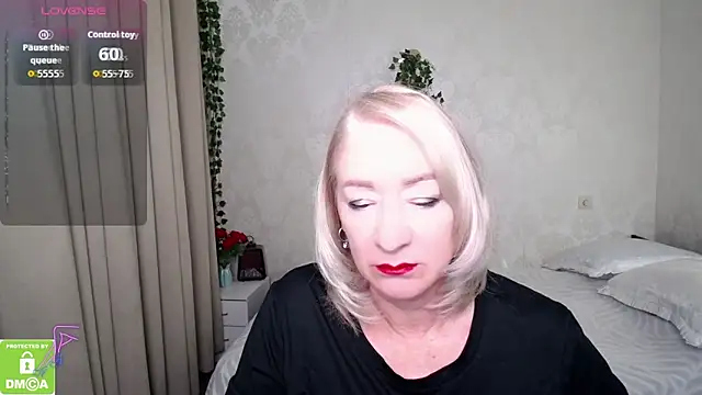 hunters woman online show from 09/09/25, 04:50