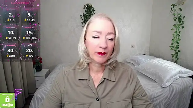 hunters woman online show from 09/26/25, 11:58